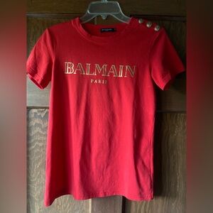 Balmain Paris logo T-shirt with signature gold-tone logo-engraved buttons.